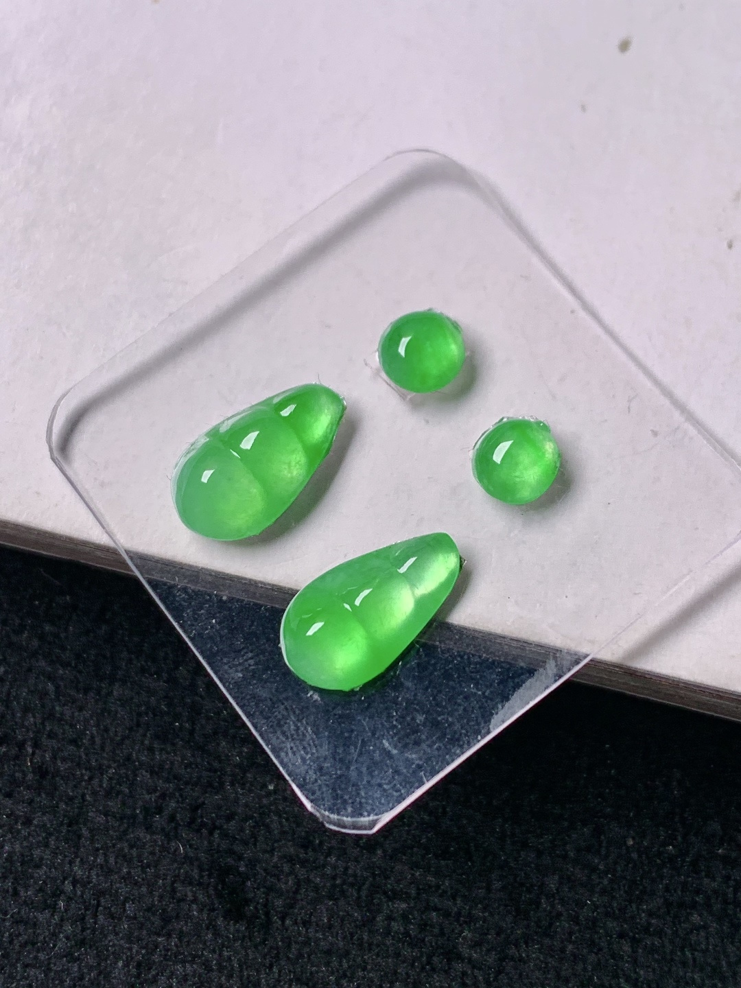️冰绿福豆福瓜一手，色泽浓艳 0929尺寸11.7*6.6*3.5/5.1*4.9*2.2