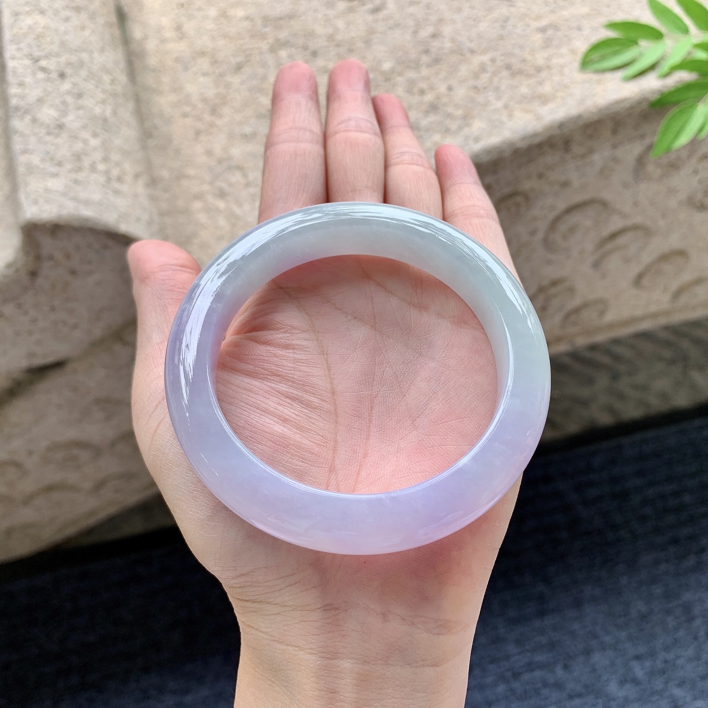 正圈58 59 圈口59.3/12/9.7 编码QX092413 春彩，水润，种老，细腻，无裂