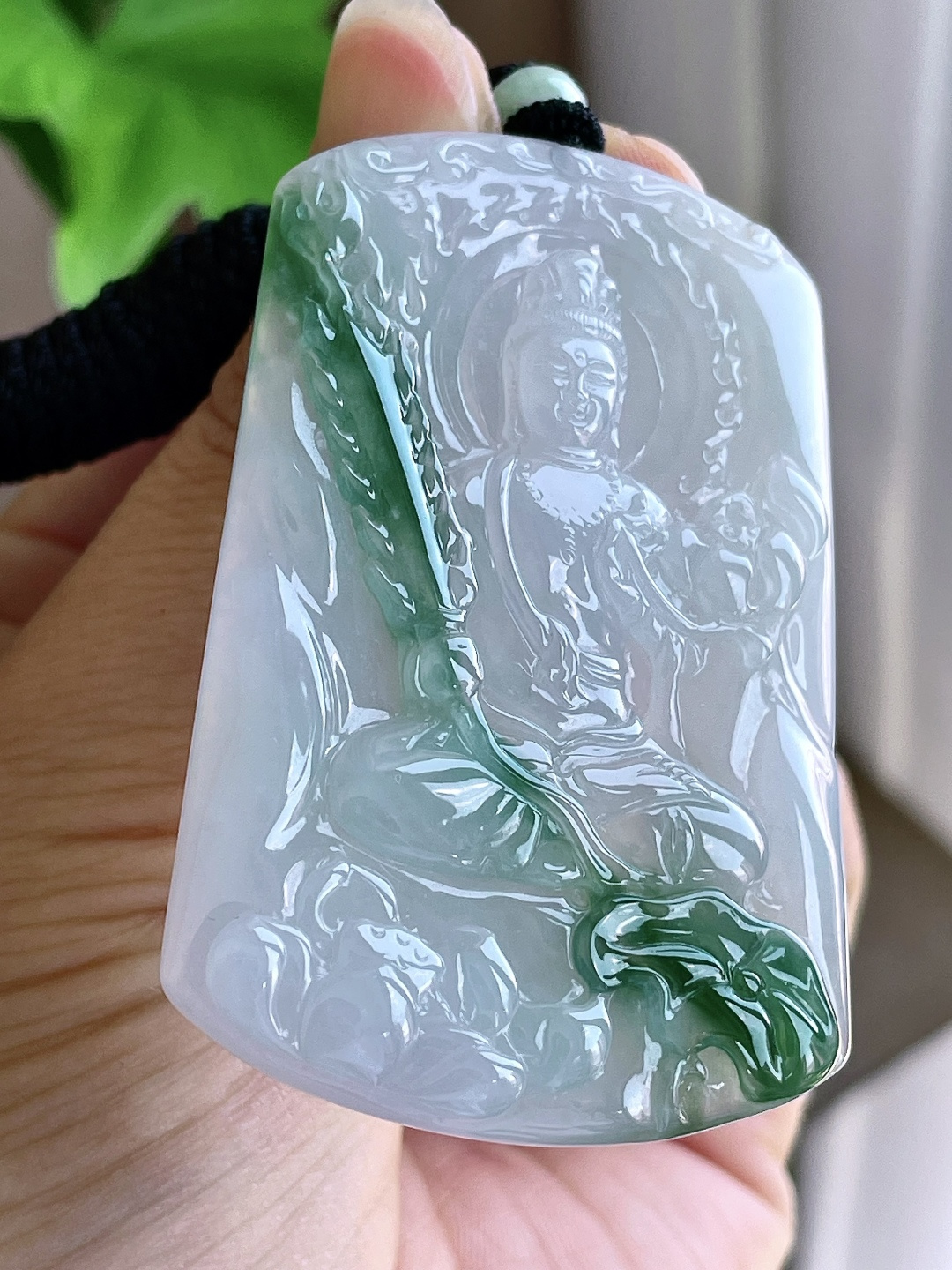 【裸石】冰种飘花虚空藏观音牌吊坠 【说明】缅甸 无裂 性比高 厚装 【尺寸】60.7-39.8-6 【重量】34.8克