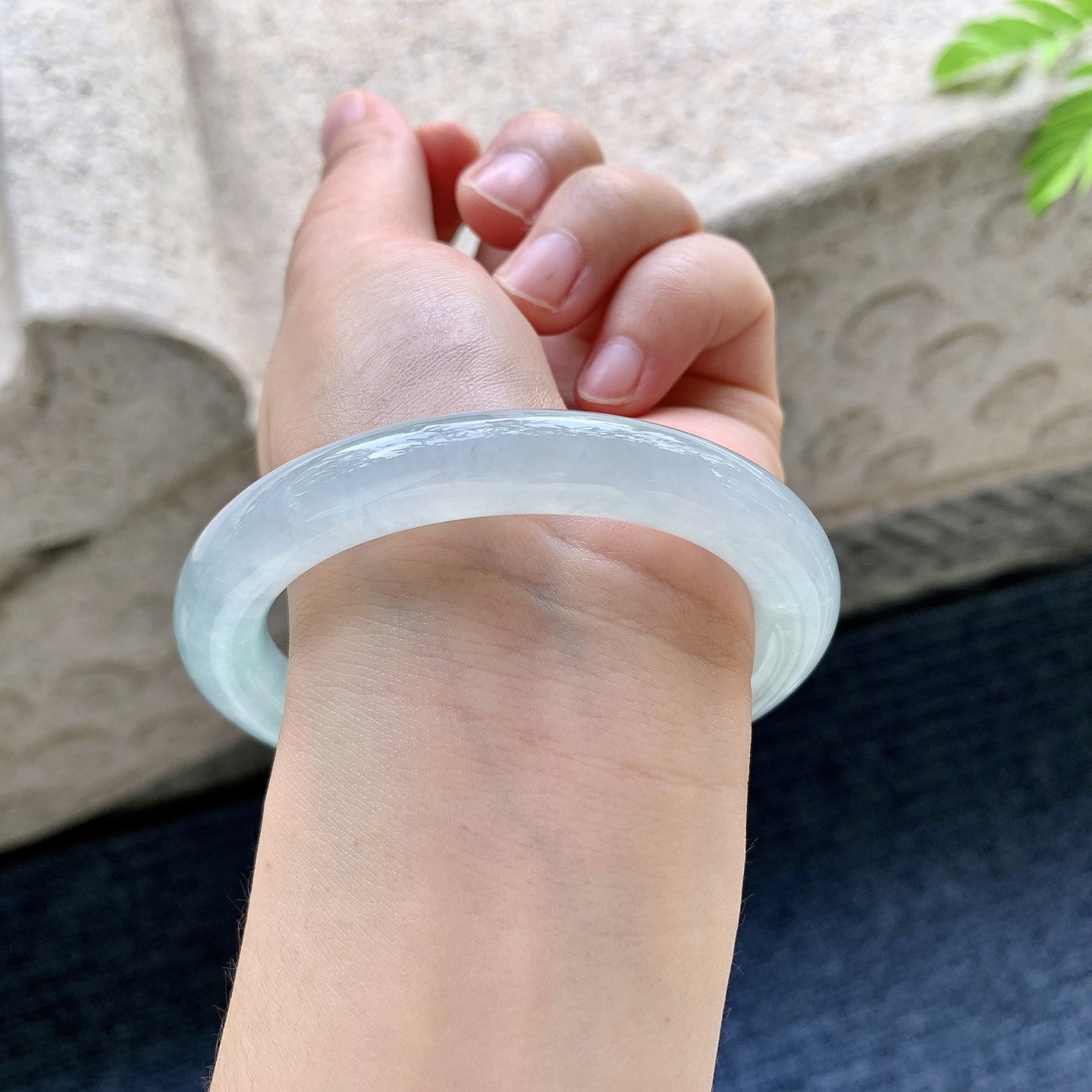圆条56 57 圈口57.3/9.7/10 编码DW090607 冰糯晴绿，水润，种老，细腻，打灯有棉线