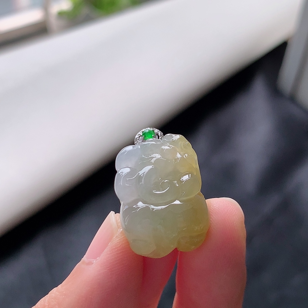 ️ 冰黄貔貅吊坠 底子细腻莹润，佩戴清新优雅货号18817，21.0-16.0-12.1