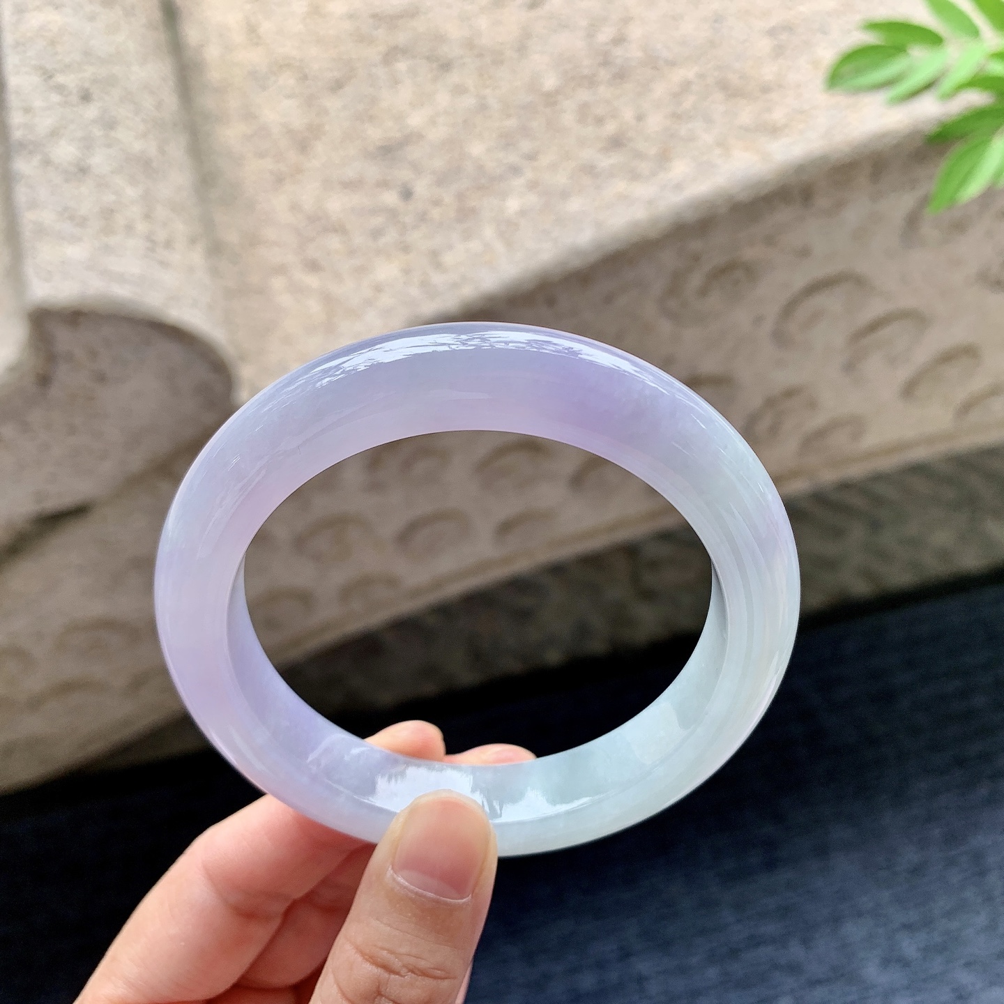 正圈58 59 圈口59.3/12/9.7 编码QX092413 春彩，水润，种老，细腻，无裂