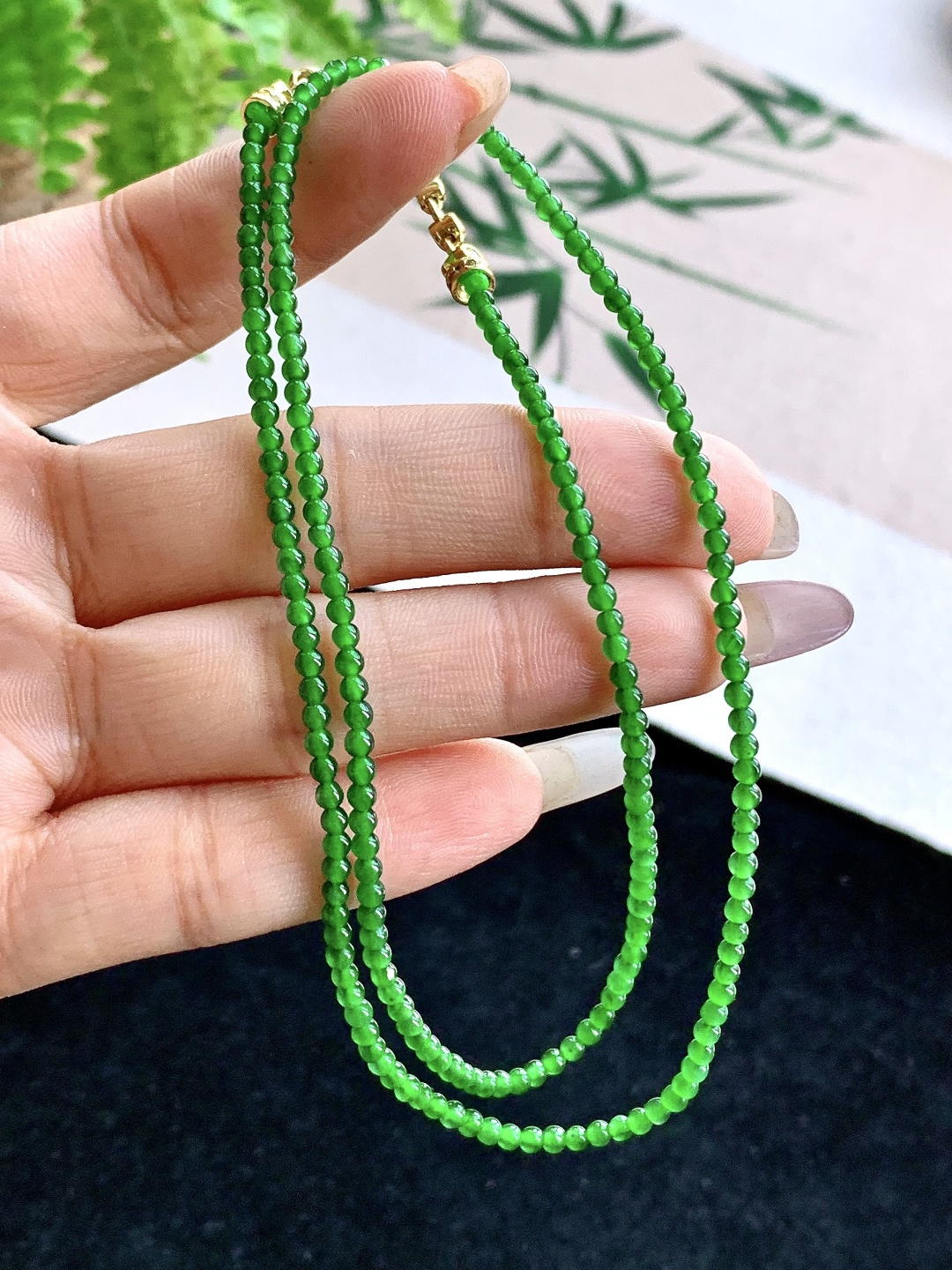 【珠子】️冰辣绿珠链小米珠珠链 【说明】 性比高 【尺寸】2.6mm，26cm 【重量】7.5克