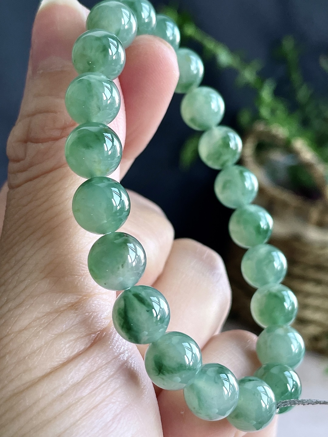 【珠子】冰种飘花手链圆珠珠子手链 【说明】缅甸 性比高 【尺寸】8.6mm 【重量】24克