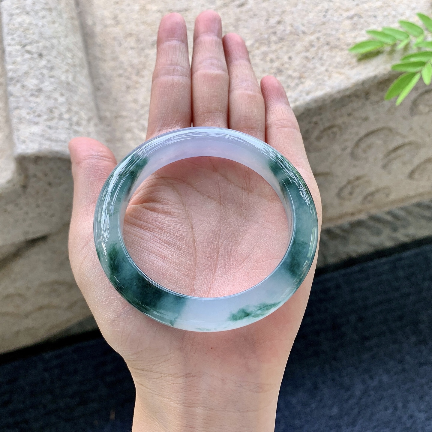 正圈55 56 圈口56/10.4/8.8 编码BA092562 冰糯飘花，水润，种老，细腻，打灯有