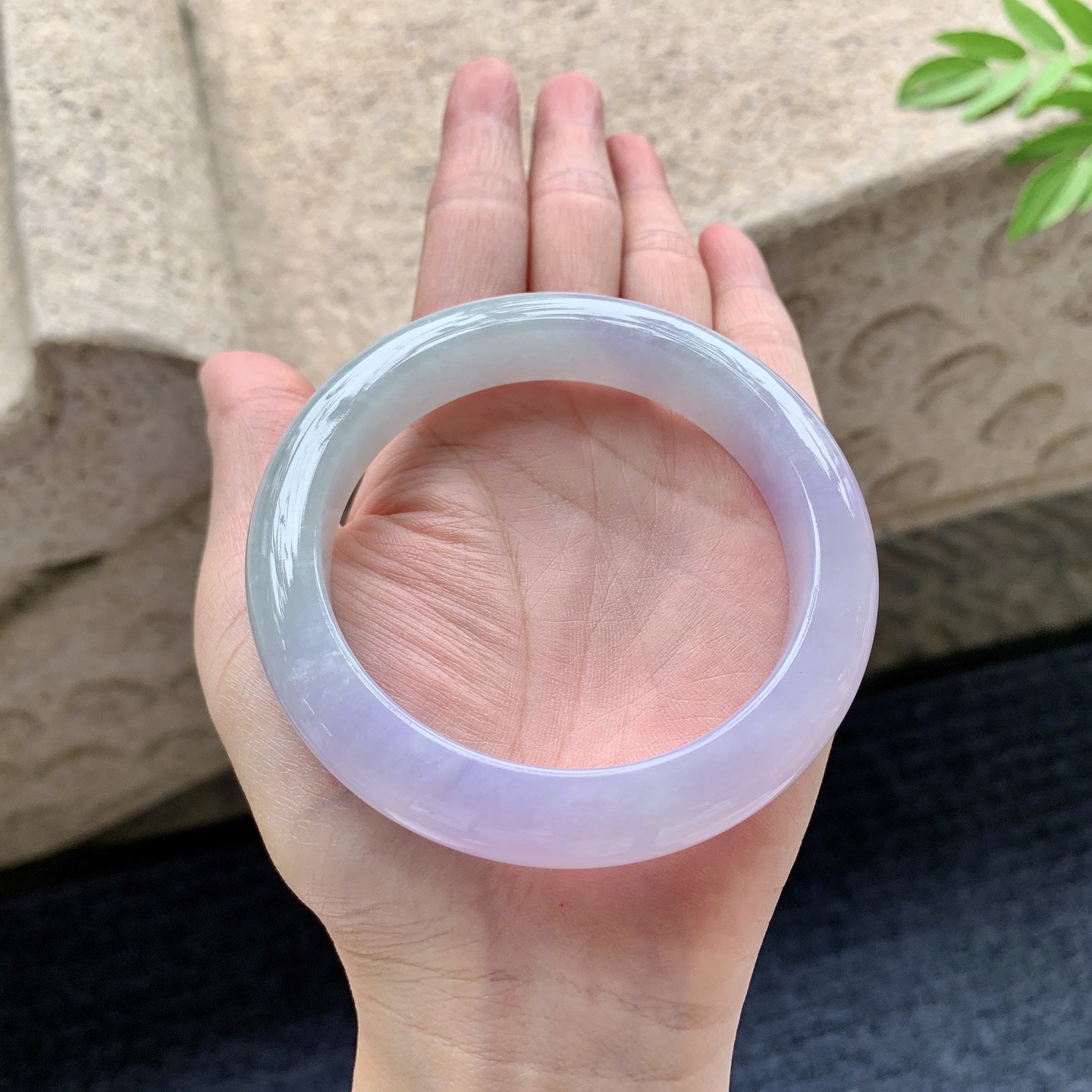 正圈58 59 圈口59.3/12/9.7 编码QX092413 春彩，水润，种老，细腻，无裂