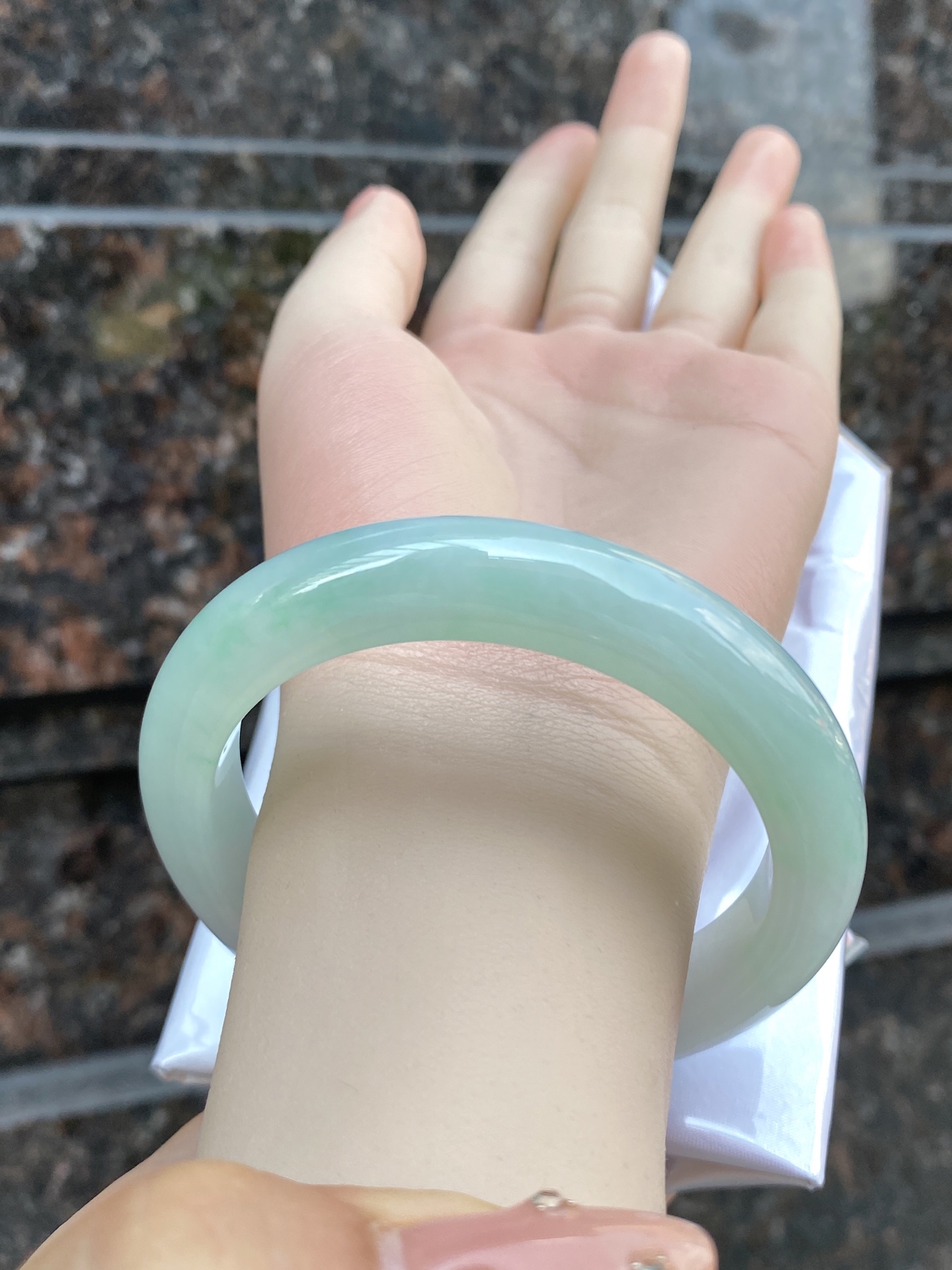 飘绿正圈手镯 尺寸：58.2-12.2-9.4 0CSL260930