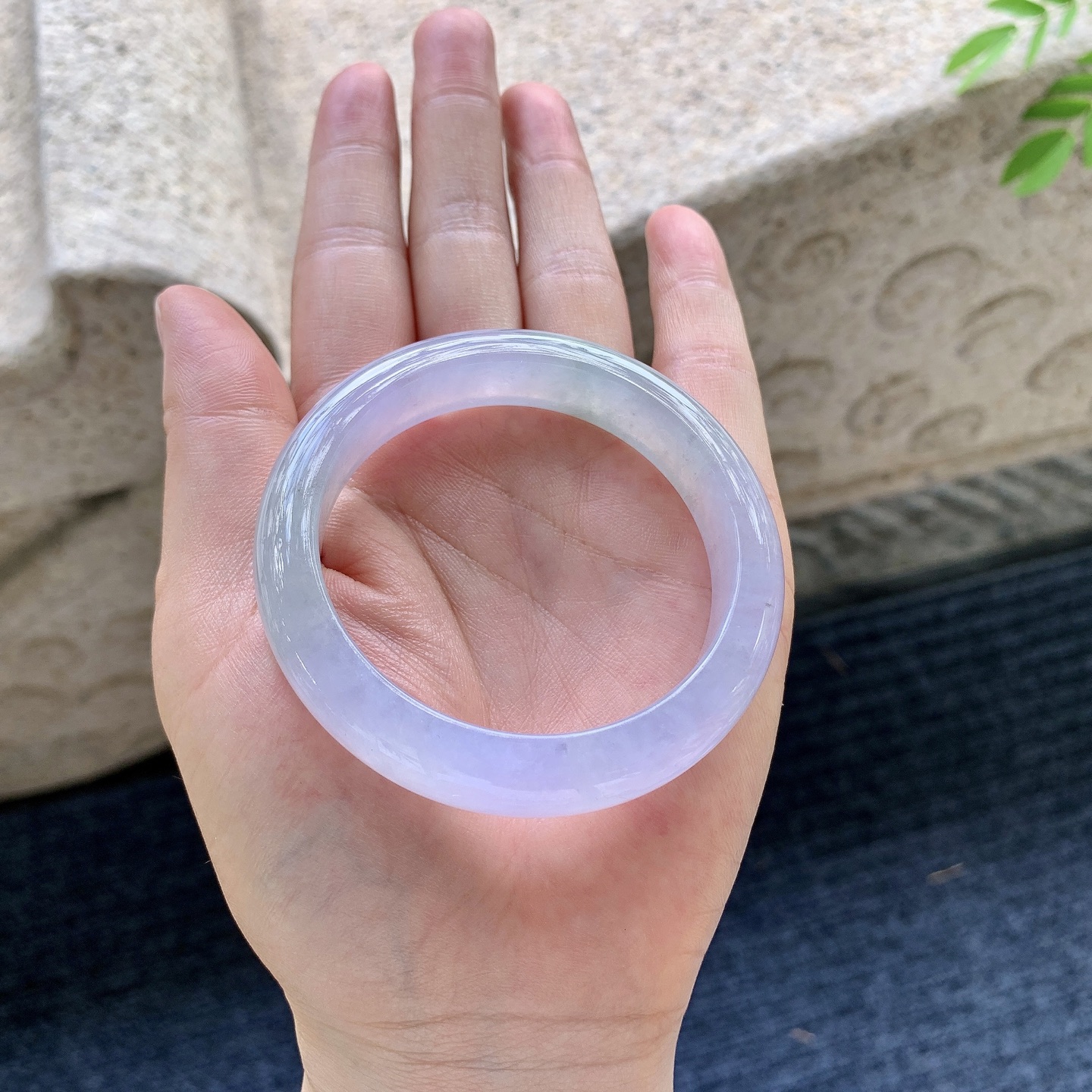 正圈50 51 圈口51.2/11.5/7.8 编码BA093064 冰糯，水润，种老，细腻，打灯有