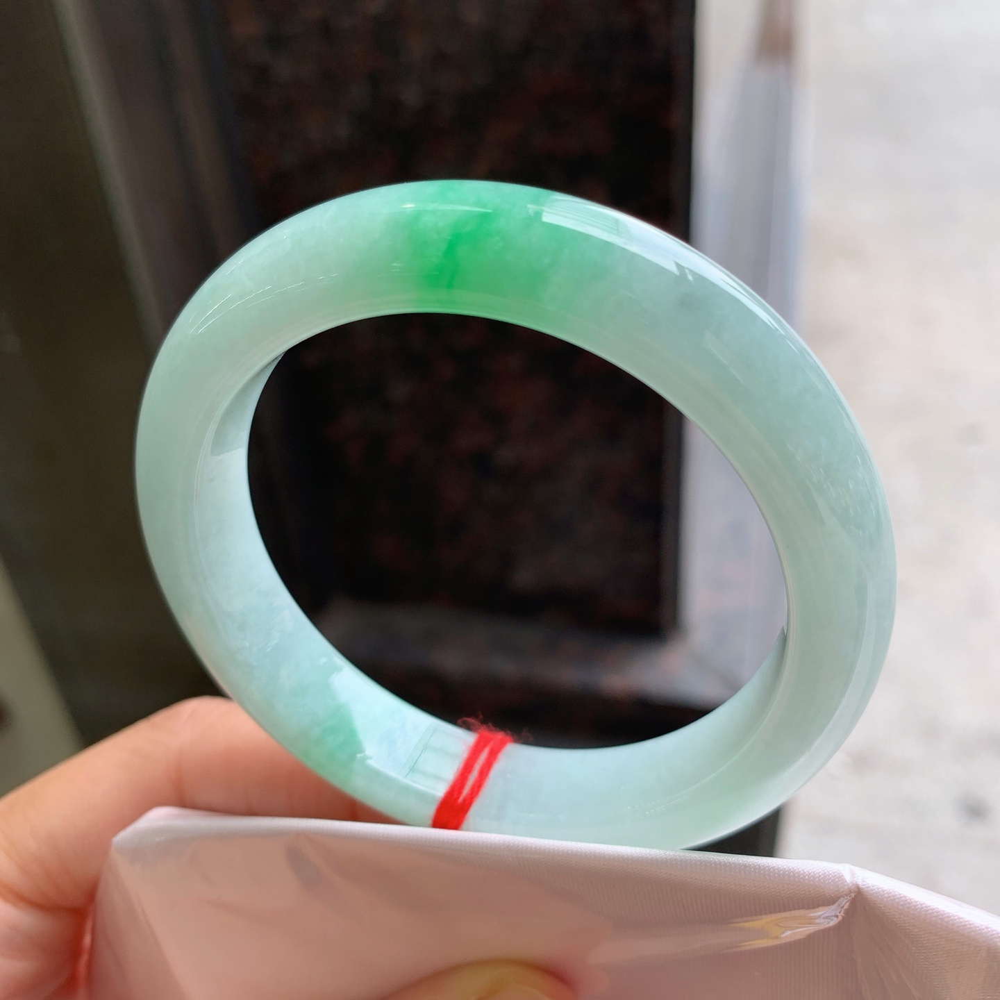 正圈飘绿 微纹 尺寸：56.2/12/9 版型好