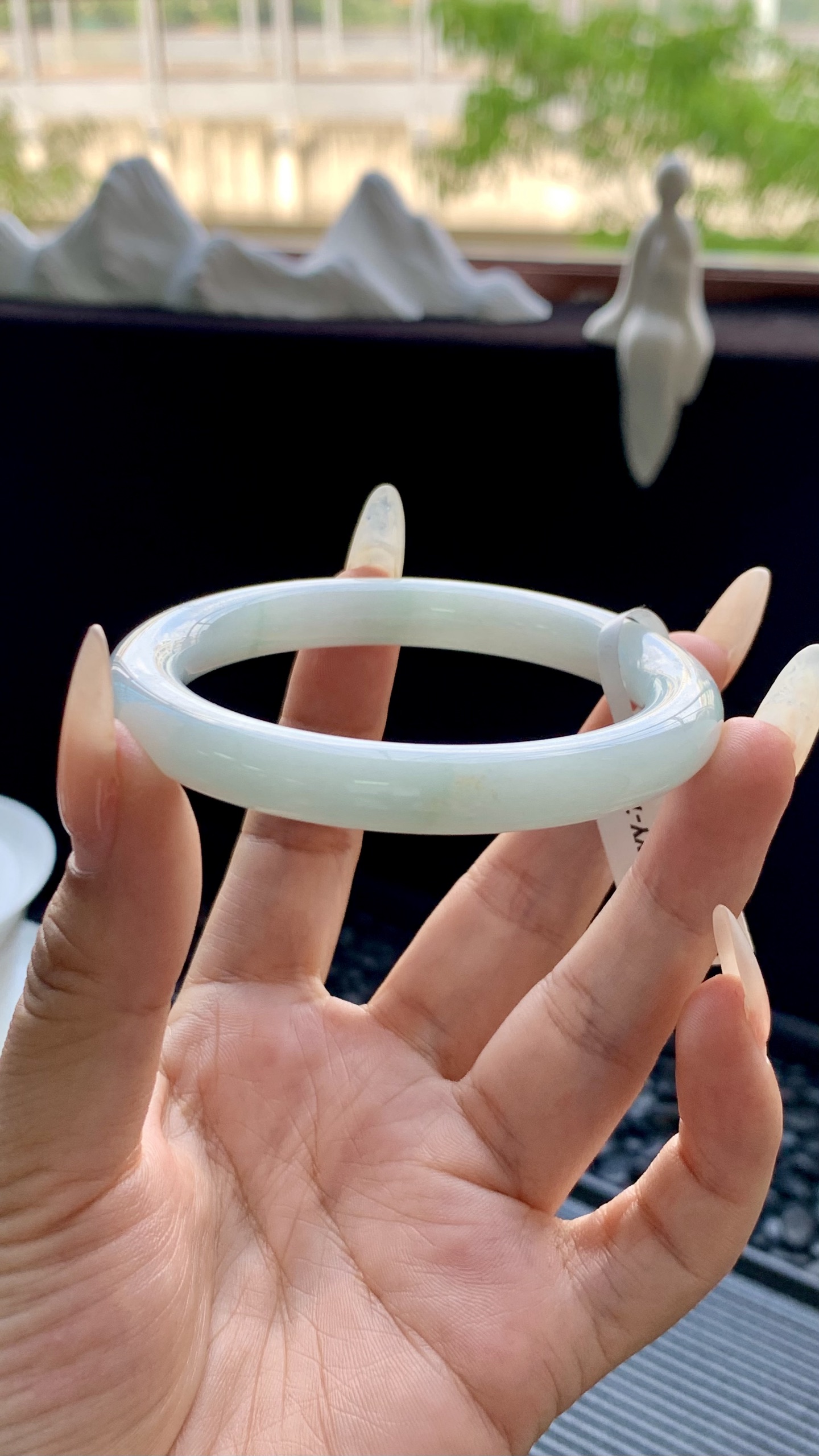 晴底飘绿圆条美人条手镯成品 HYY-7477 尺寸：54-9-9