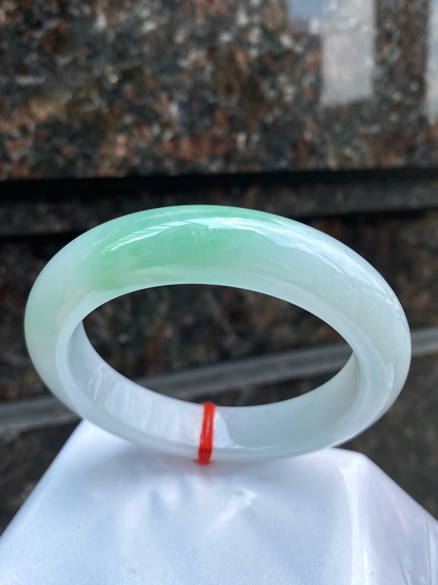 飘绿正圈手镯 尺寸：58.1-13.2-10.3 0CSL261001