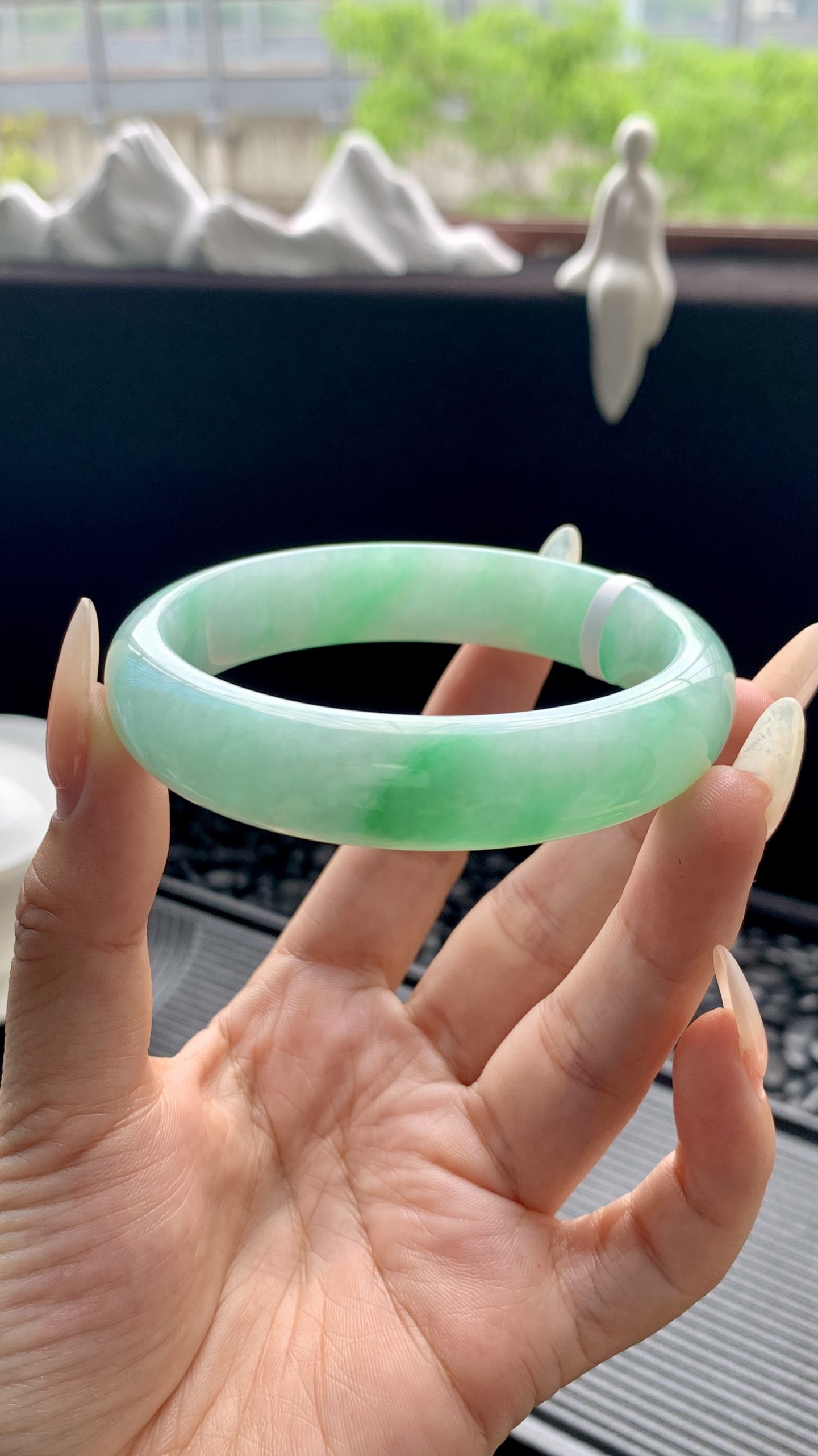宽版飘绿正圈手镯成品 B0904-149 尺寸：58-14-8