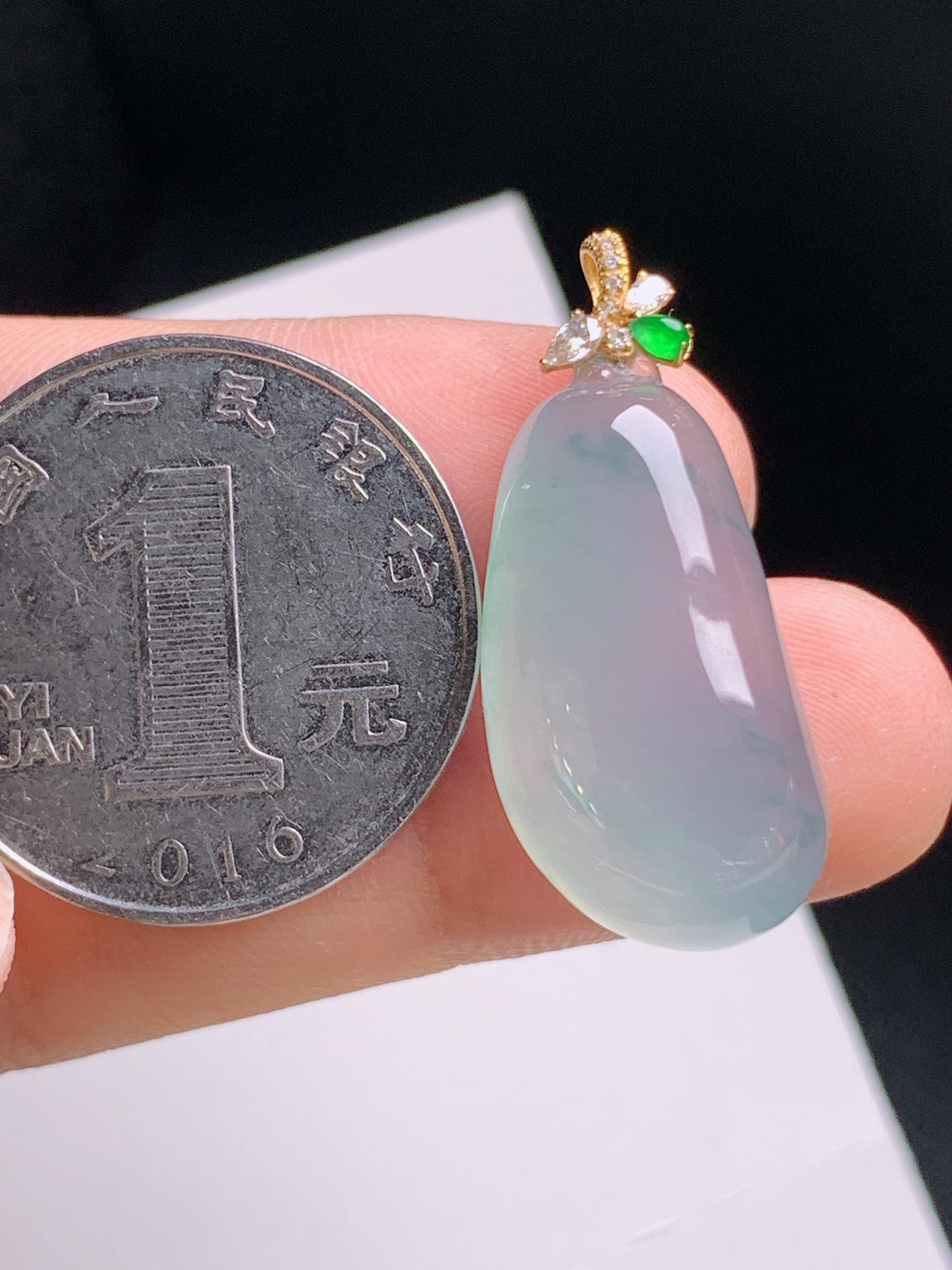 ️ 冰种飘花福瓜吊坠，胶感十足，清透起光 裸石24.6-13.2-6.8 整体30.5 5309