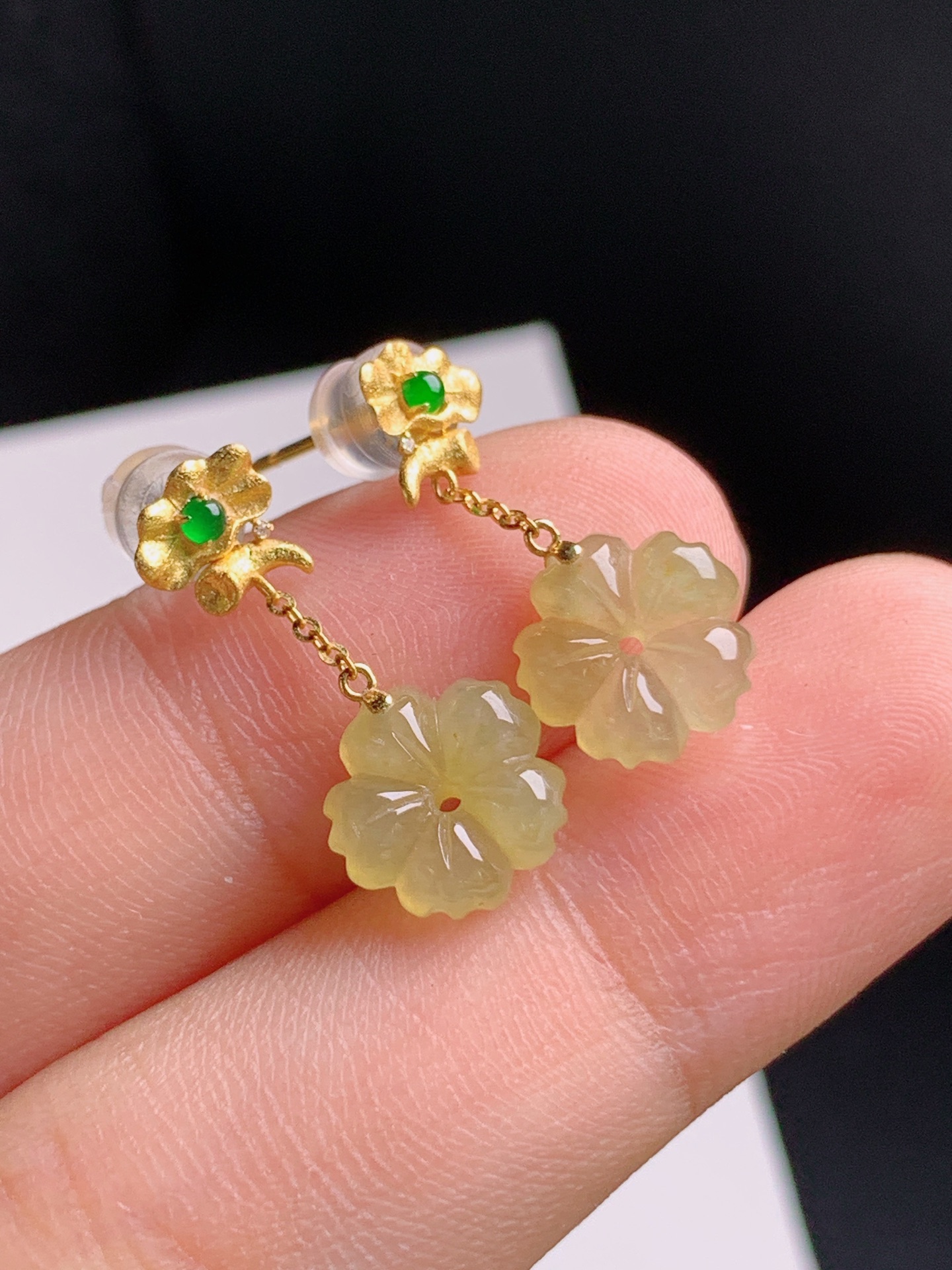 ️ 黄翡小花耳坠，色泽温润，雕工精致，裸石9.2-3.1 080928