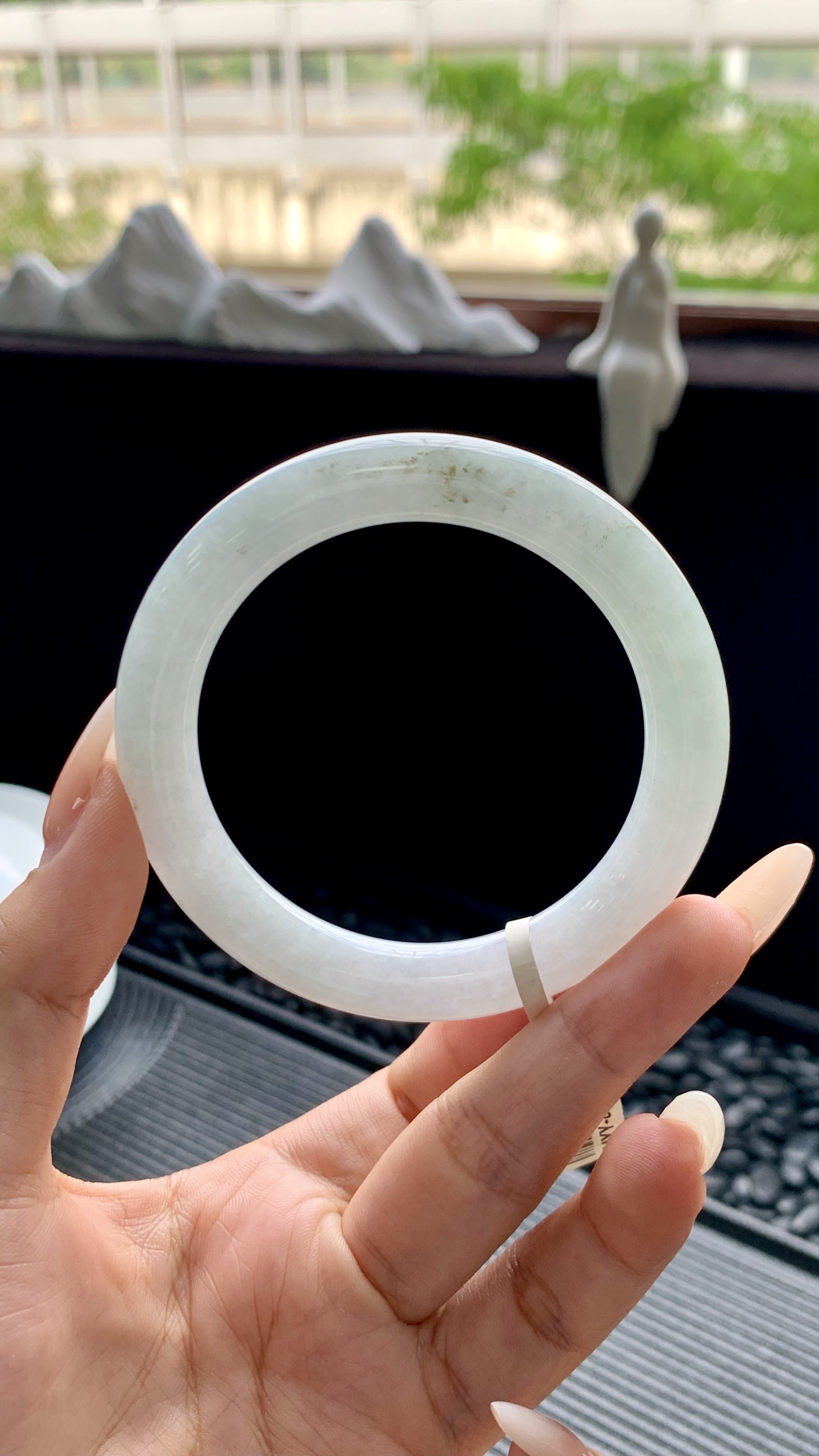 晴底飘花美人条圆条手镯成品 HYY-842 尺寸：54.5-9.5-10