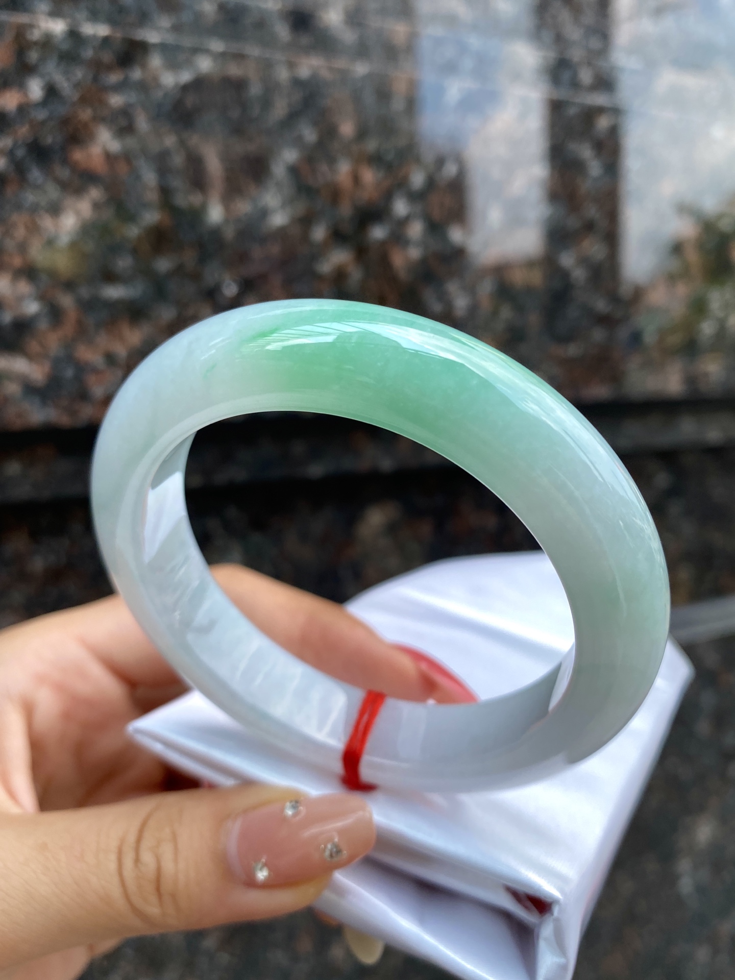 飘绿正圈手镯 尺寸：58.1-13.2-10.3 0CSL261001