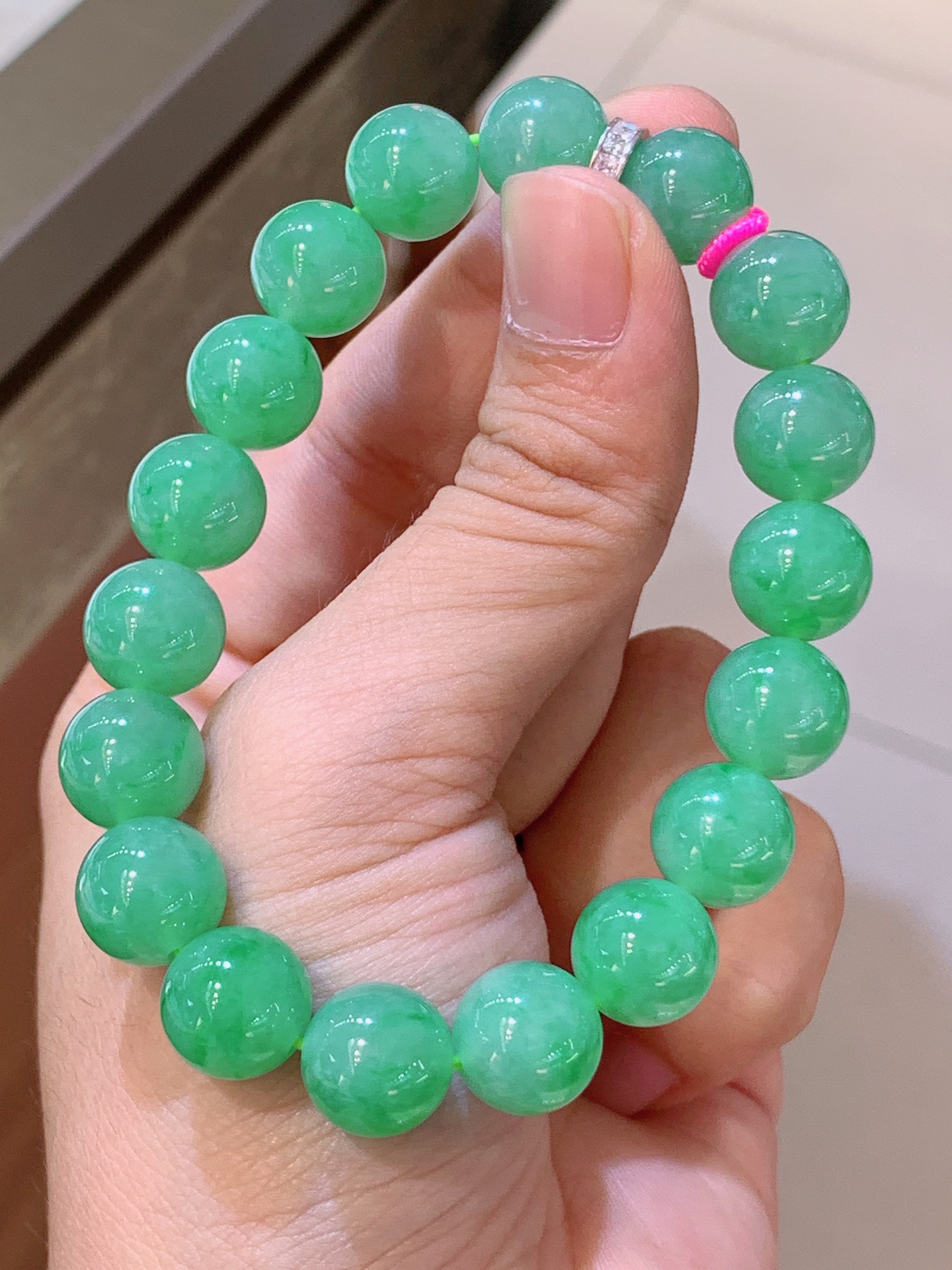 ️ 冰飘绿珠珠手串，绿意鲜亮，品相匀称，质感温润 裸石10.8 49