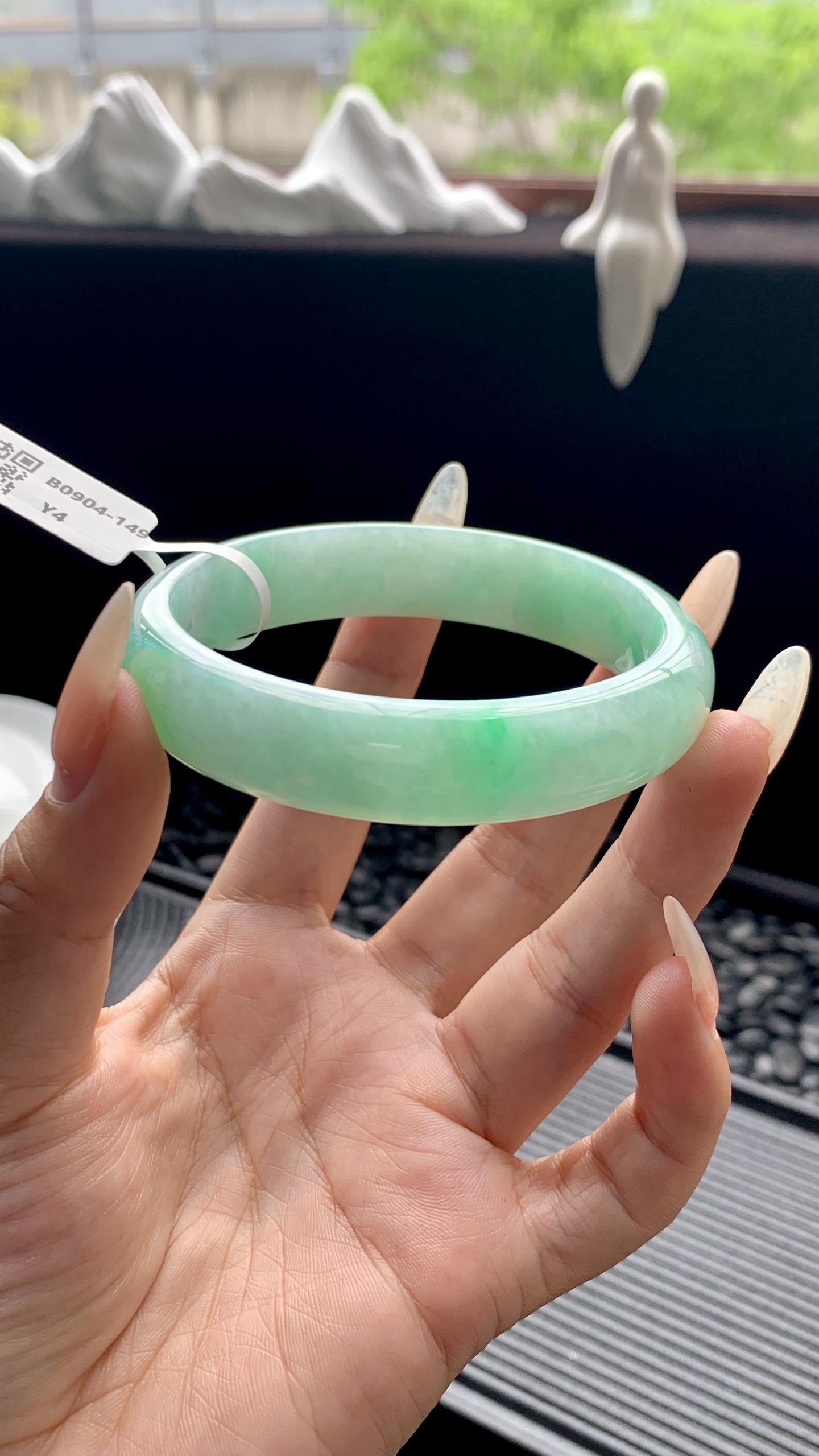 宽版飘绿正圈手镯成品 B0904-149 尺寸：58-14-8
