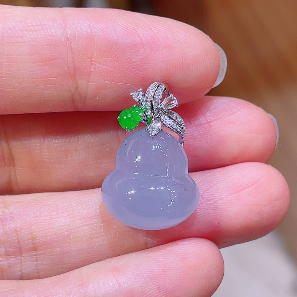 ️冰紫肥葫芦吊坠，无裂 18k金镶嵌 种水 厚装饱满 高端大气 性比高 整体23-15.1-9.6裸石15.8-15.1-9.6