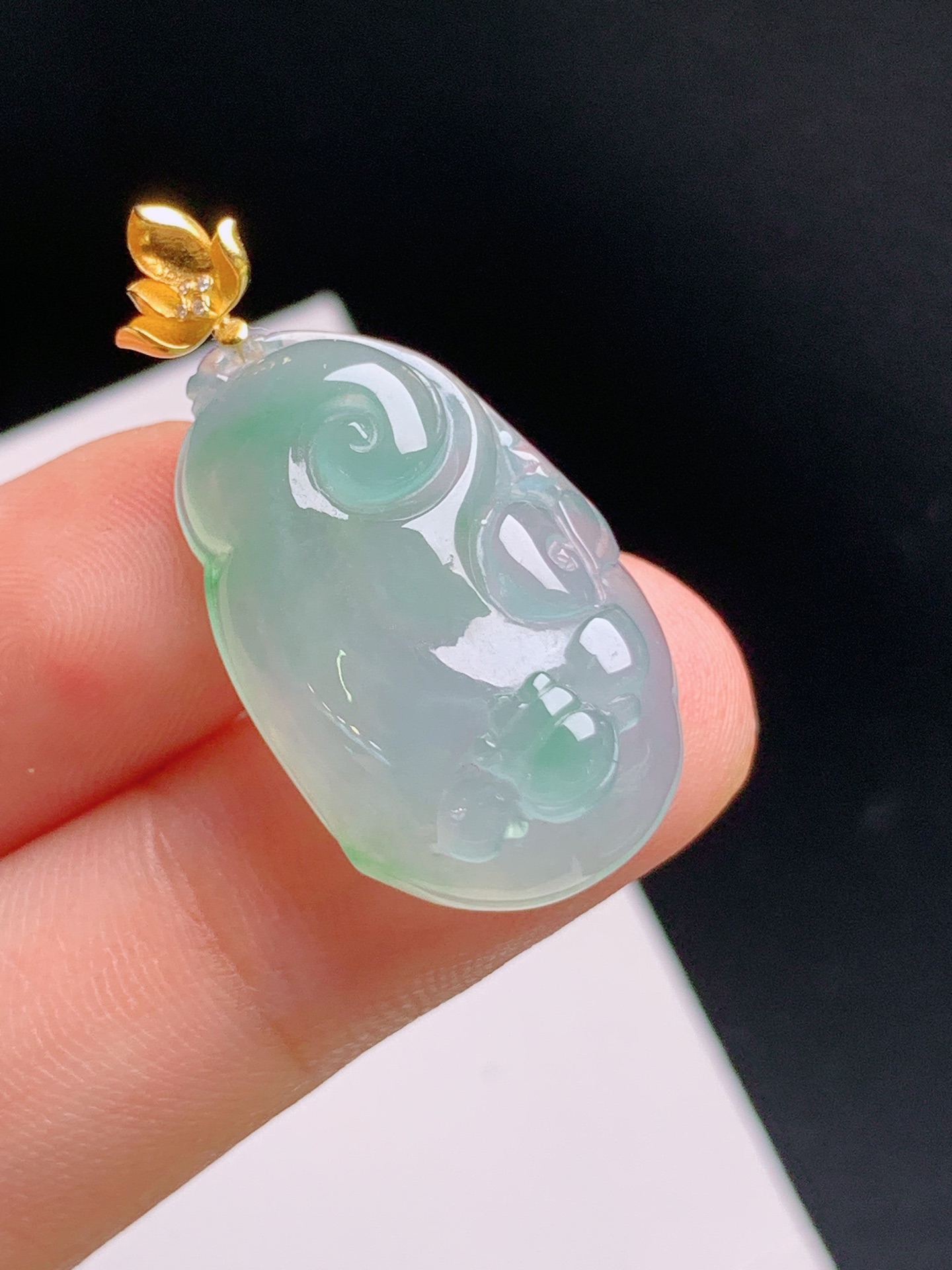 ️ 冰飘绿如意吊坠，水润清透，色泽柔和，雕工圆润 08