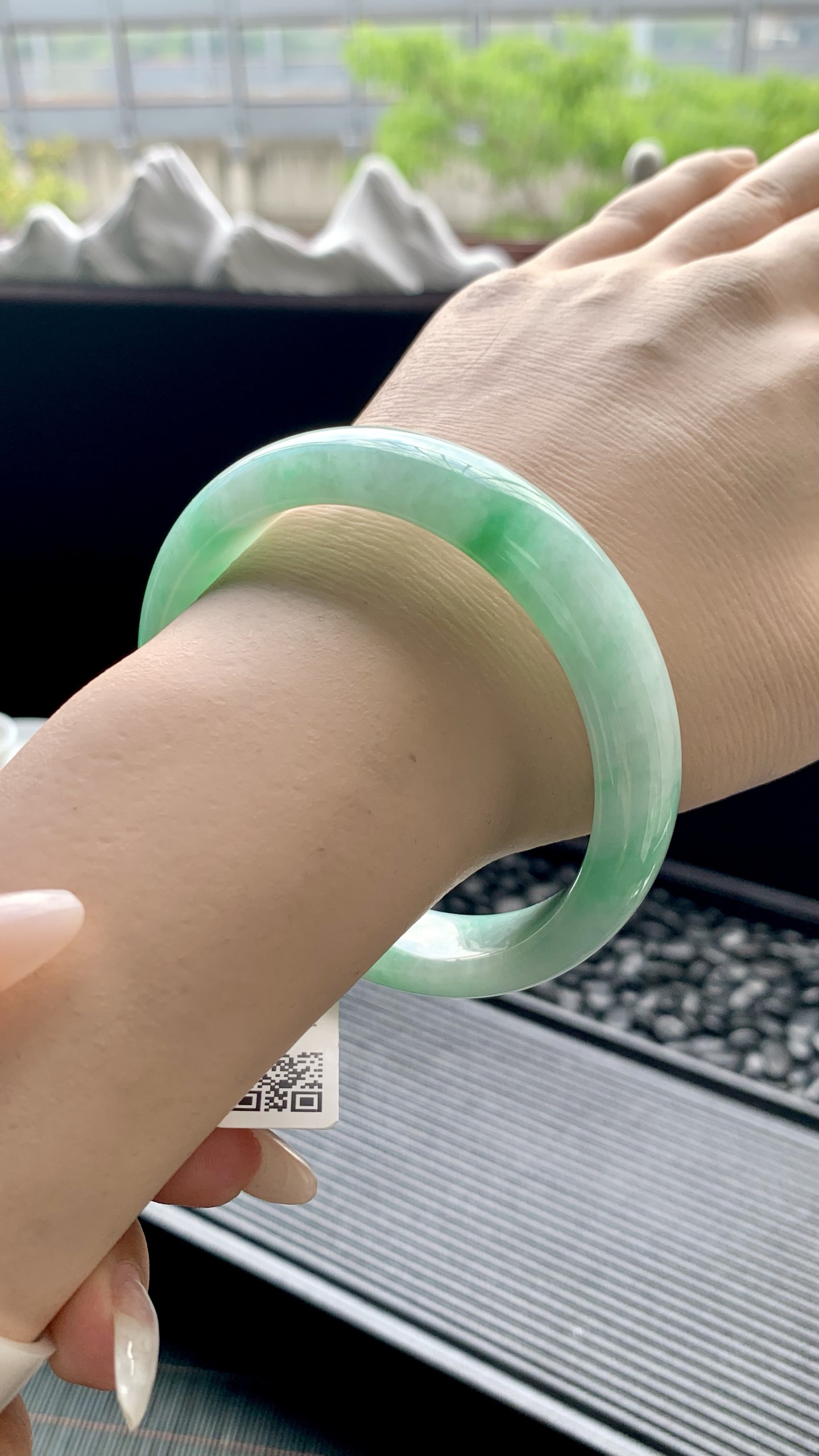 宽版飘绿正圈手镯成品 B0904-149 尺寸：58-14-8