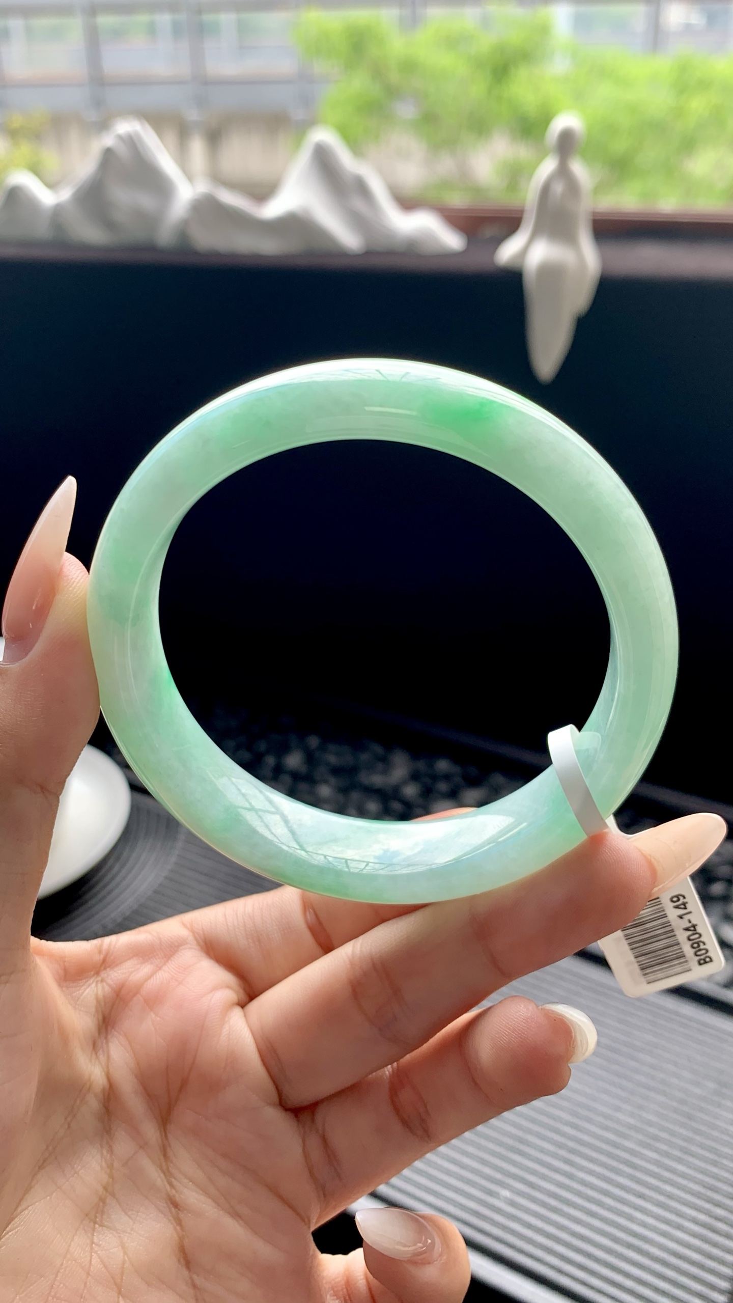 宽版飘绿正圈手镯成品 B0904-149 尺寸：58-14-8