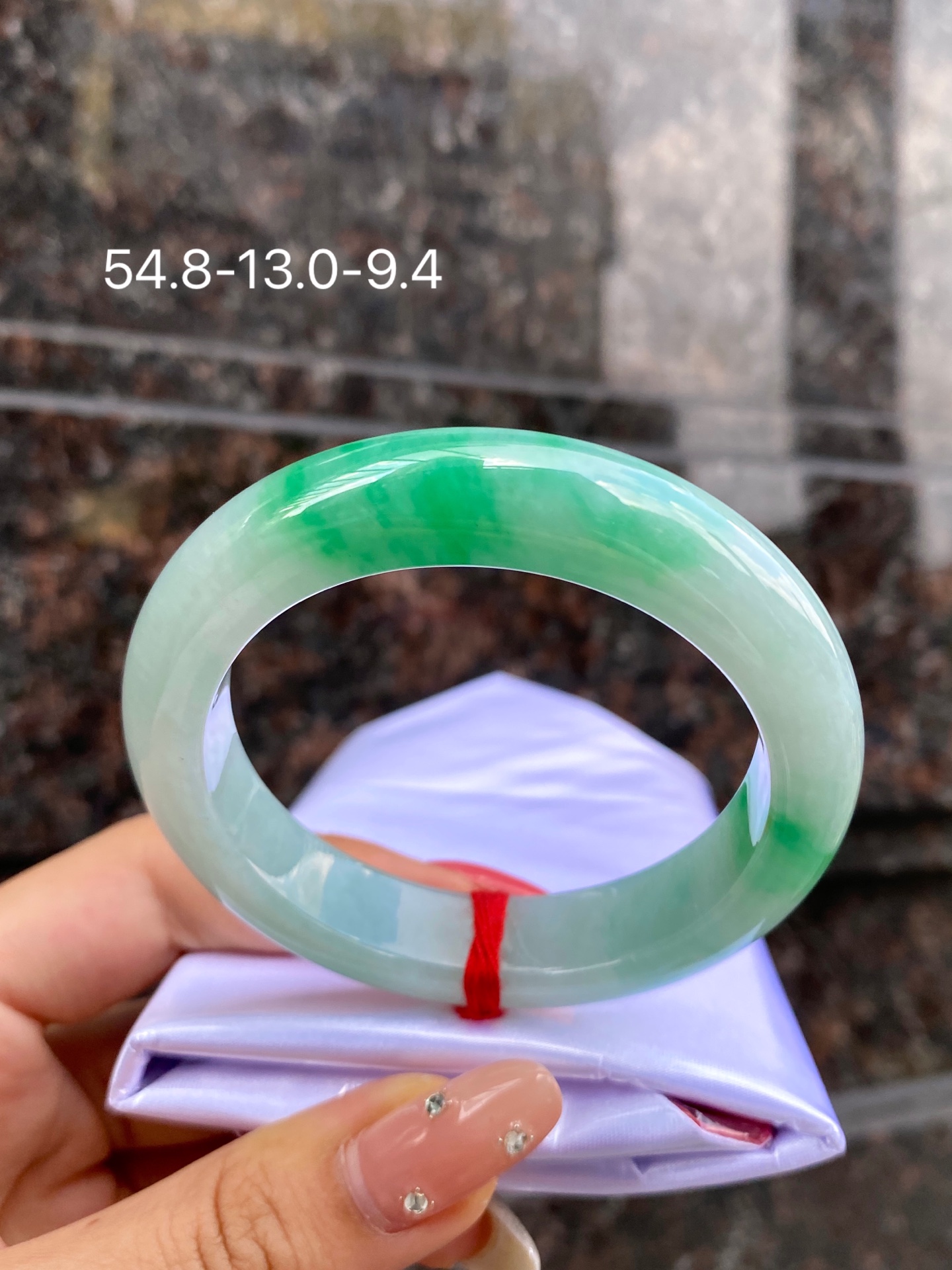 飘绿正圈手镯 尺寸：54.8-13.0-9.4 0CSL261001