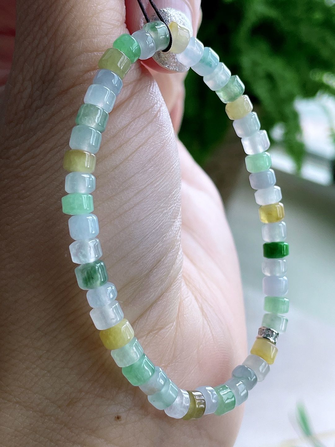 【珠子】冰多宝手串筒珠手串 【说明】缅甸 925银镶嵌 性比高 【尺寸】4.7-3mm 【重量】8