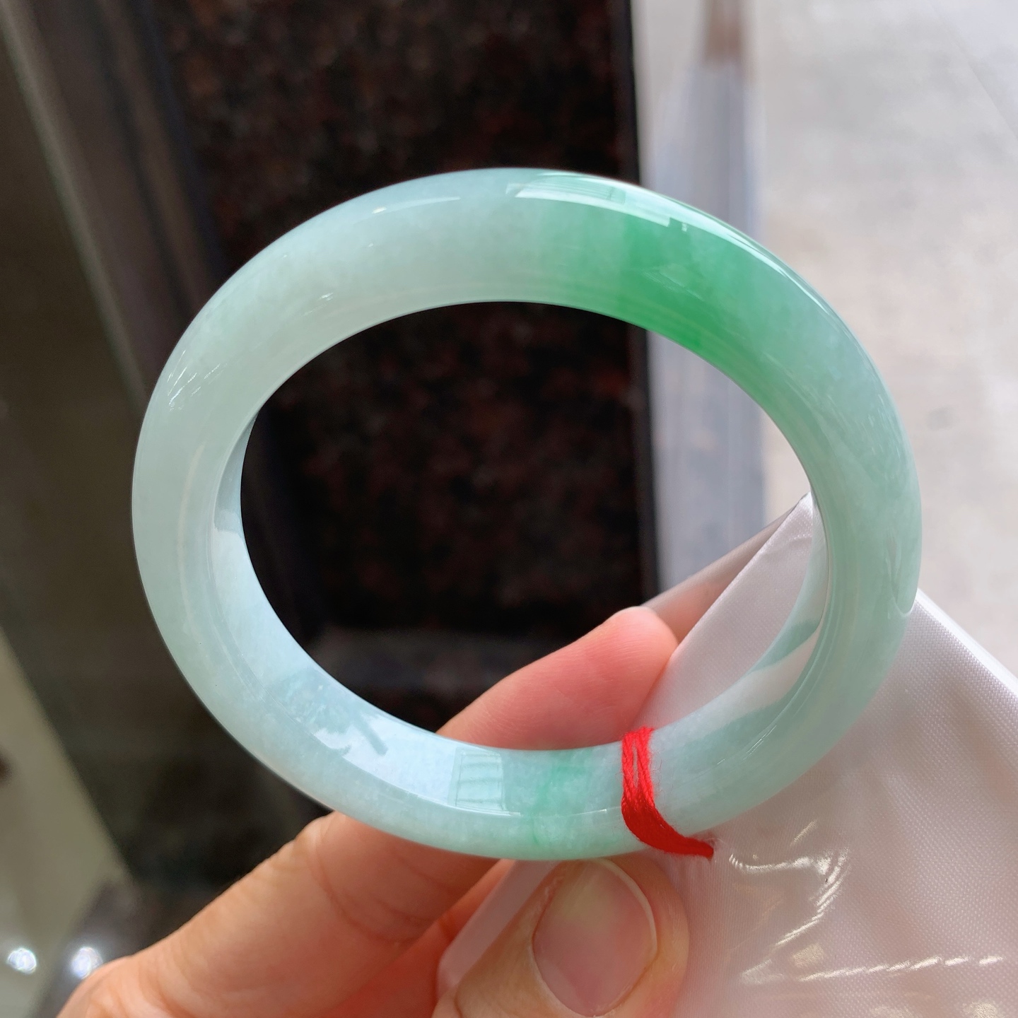 正圈飘绿 微纹 尺寸：56.2/12/9 版型好