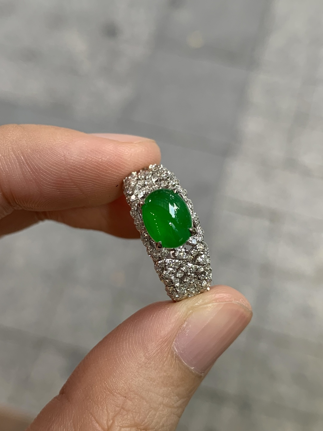 ️阳绿蛋面戒指，无裂，18k金镶嵌，6.2-8.2-2.2