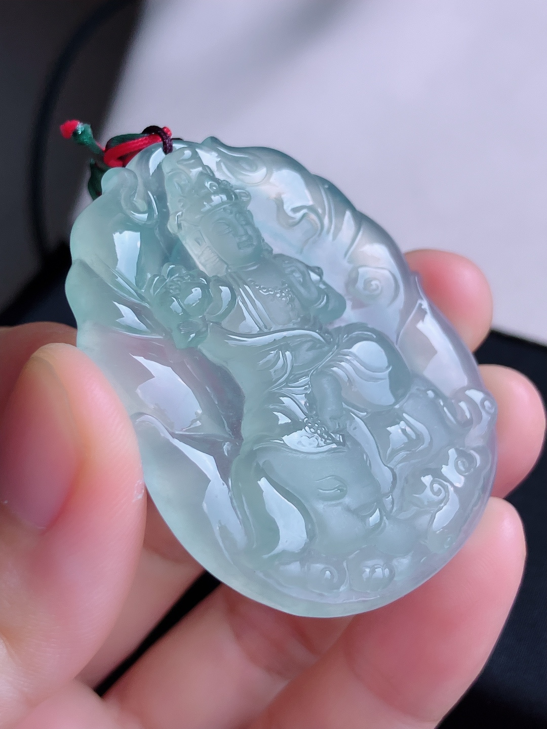 ️，底色普贤观音，晶莹剔透，纯净，尺寸51.6/44/5.6/自然光实拍