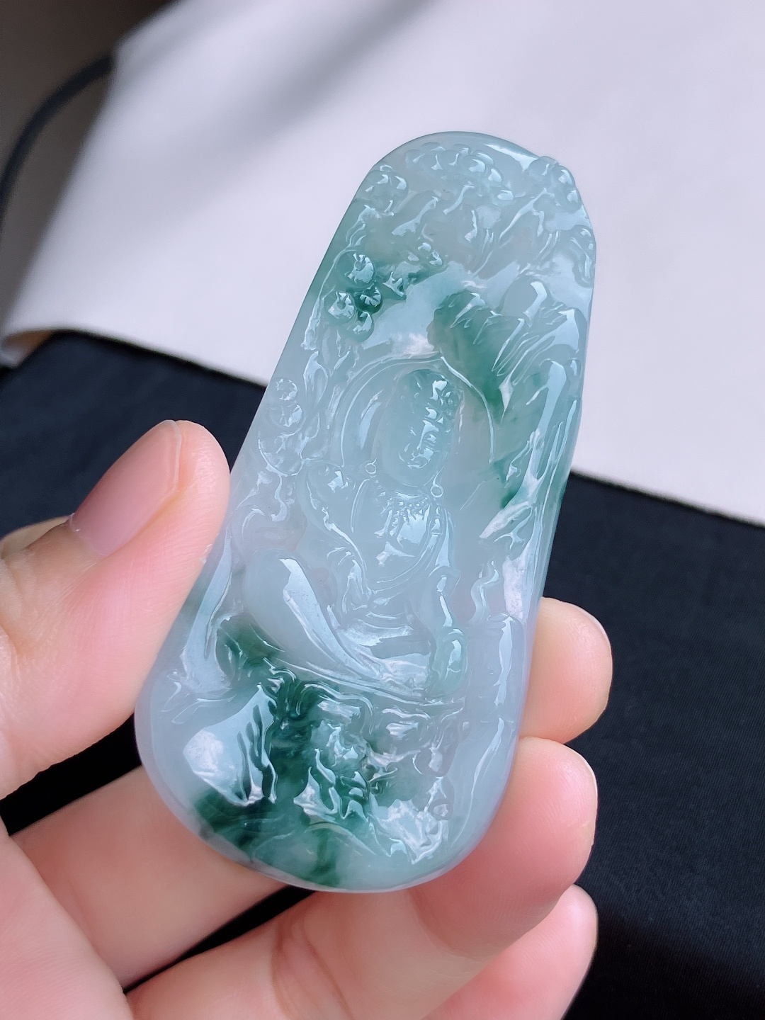 ️，冰种飘花观音，晶莹剔透。尺寸72/33.6/6.3/自然光实拍
