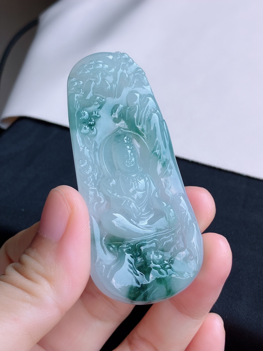 ️，冰种飘花观音，晶莹剔透。尺寸72/33.6/6.3/自然光实拍