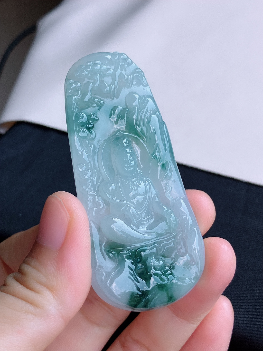 ️，冰种飘花观音，晶莹剔透。尺寸72/33.6/6.3/自然光实拍