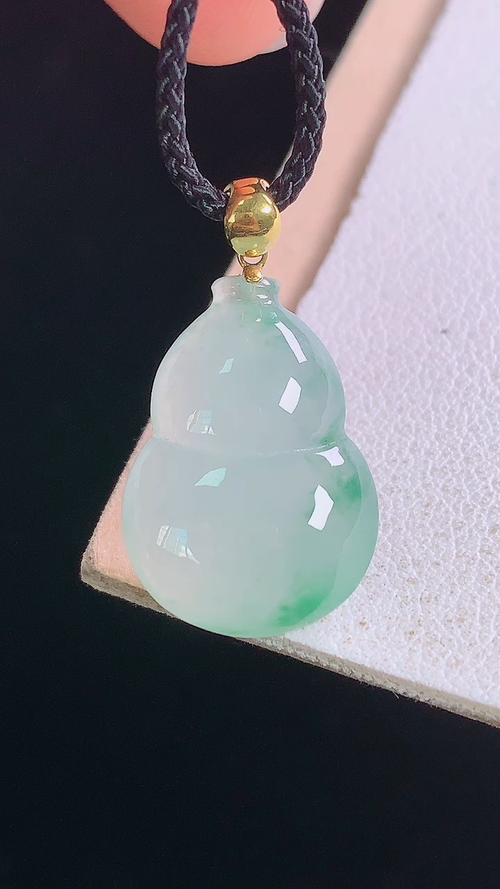 18K冰种飘花葫芦吊坠，无裂，尺寸:23.8-18.3-13.1-4.6mm 28