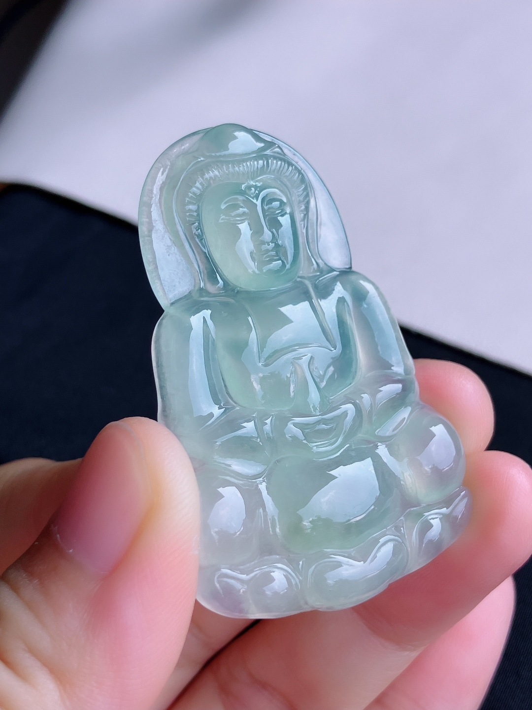 ️底色观音，晶莹剔透，面容慈祥，尺寸52.8/35.3/5.3/自然光实拍