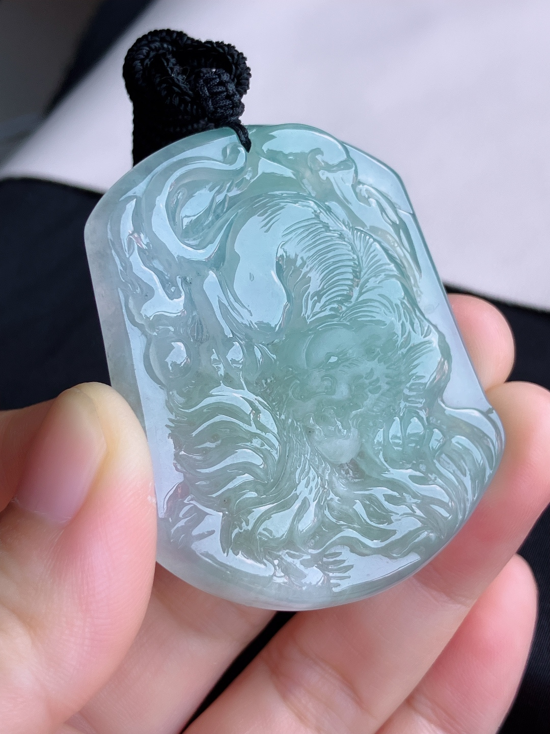 ️底色生肖虎牌，晶莹剔透，尺寸53/44.5/5.3/自然光实拍