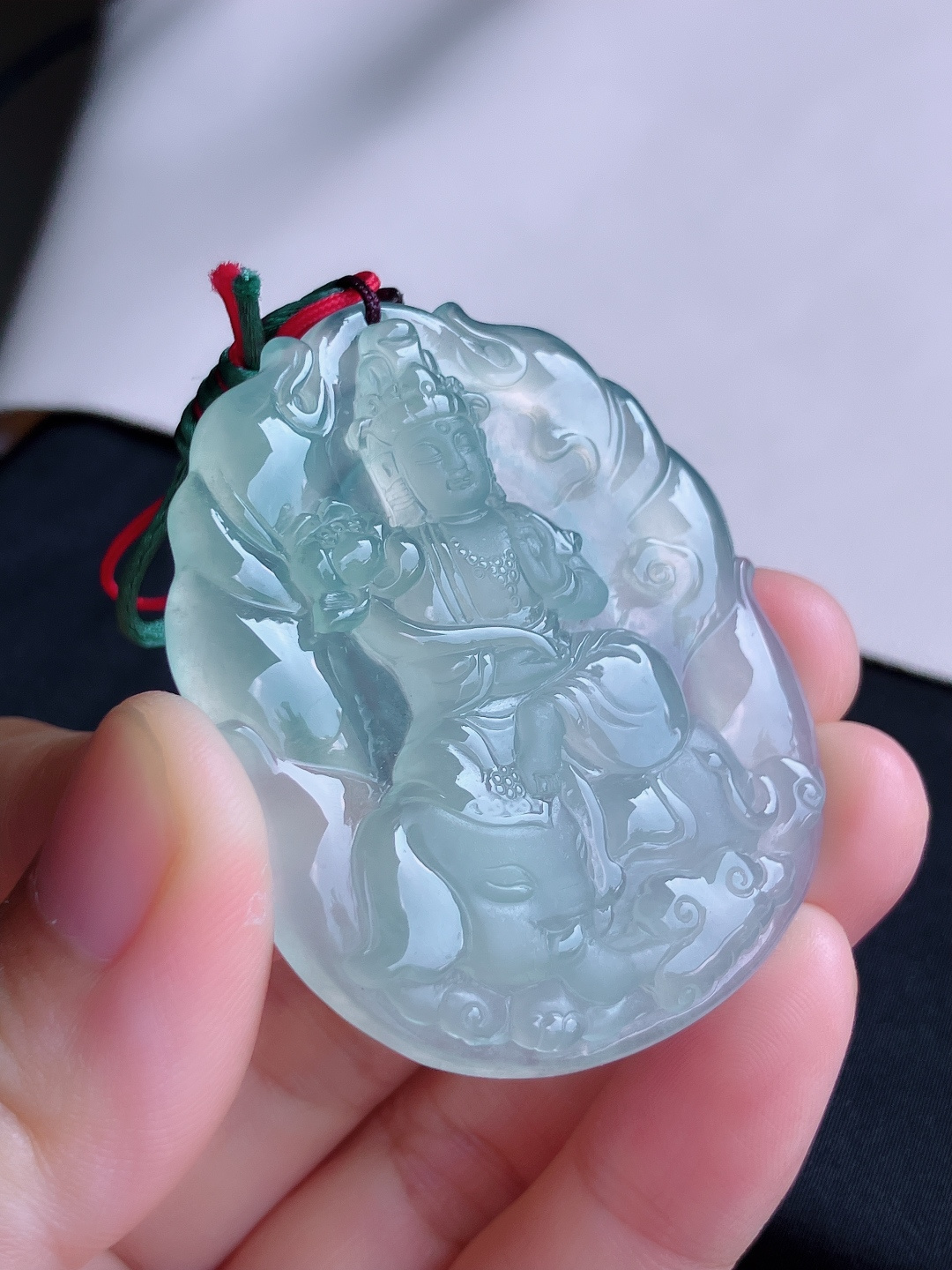 ️，底色普贤观音，晶莹剔透，纯净，尺寸51.6/44/5.6/自然光实拍