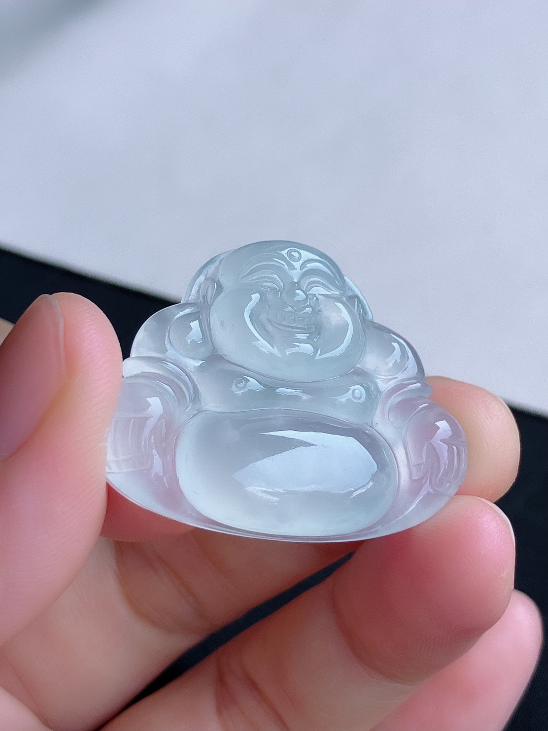 白冰弥勒佛，晶莹剔透，雪花飘飘，尺寸36.5/28.6/6.3/自然光实拍