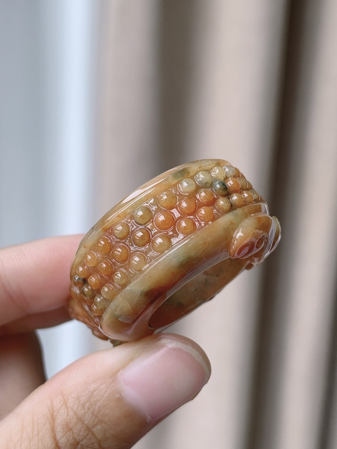 【裸石】冰黄翡貔貅戒圈扳指 【说明】缅甸 性比高 立体 超厚 【尺寸】39.5-18-18.5 【圈口】26号 【重量】41.6克