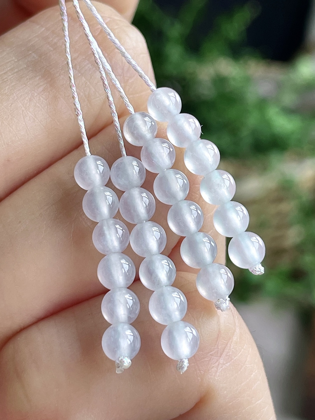 【裸石】白冰珠子圆珠耳坠 【说明】缅甸 无裂 性比高 【尺寸】4mm 【重量】2.9克