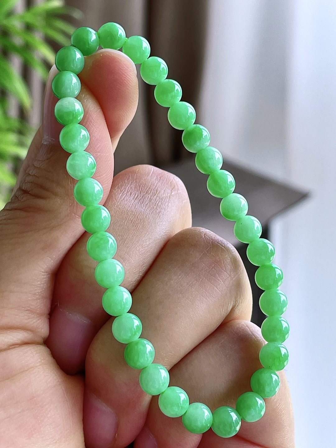 【珠子】冰甜阳绿手串圆珠珠子手串 【说明】缅甸 性比高 【尺寸】5.5mm 【重量】10克