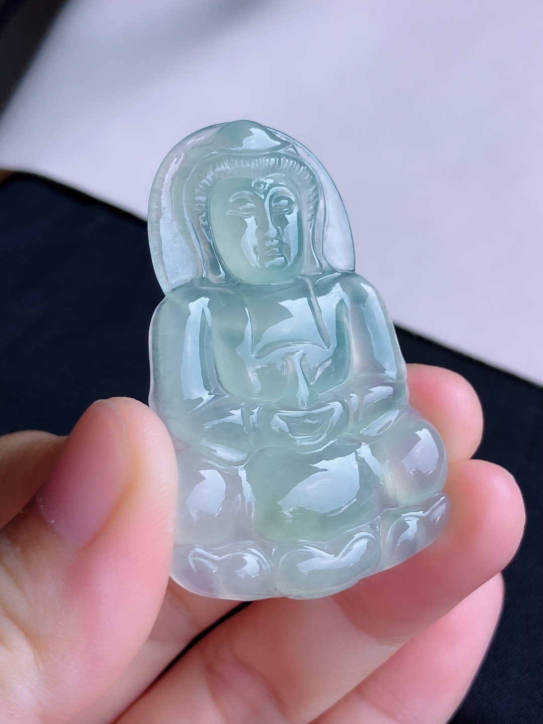 ️底色观音，晶莹剔透，面容慈祥，尺寸52.8/35.3/5.3/自然光实拍