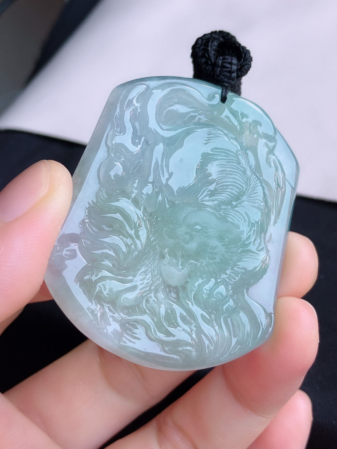 ️底色生肖虎牌，晶莹剔透，尺寸53/44.5/5.3/自然光实拍