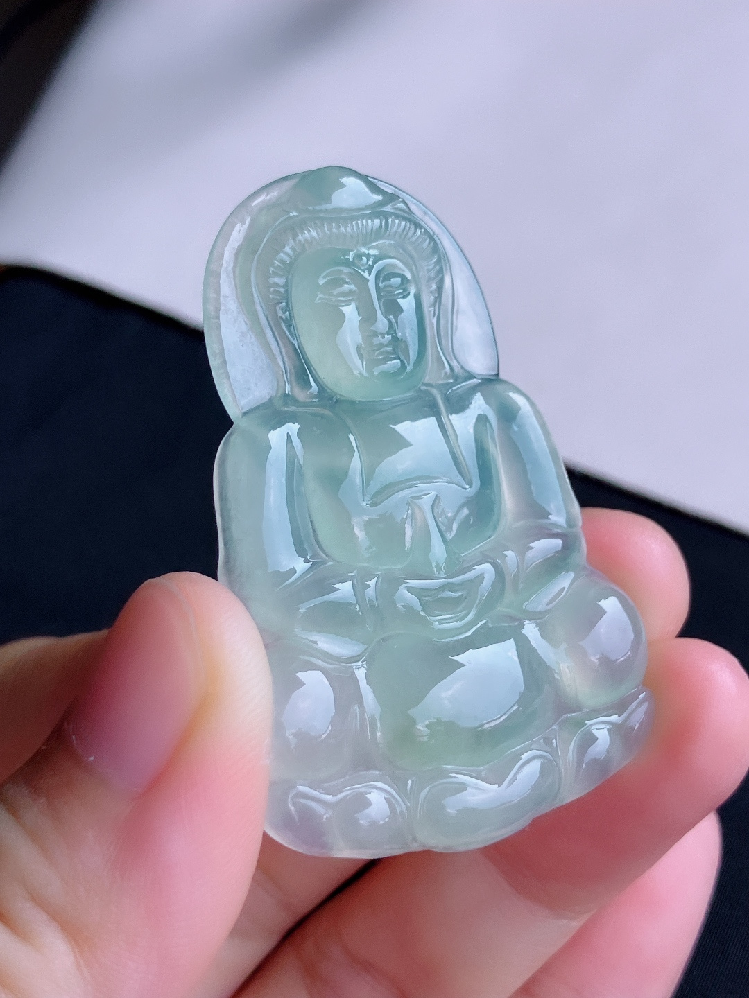 ️底色观音，晶莹剔透，面容慈祥，尺寸52.8/35.3/5.3/自然光实拍
