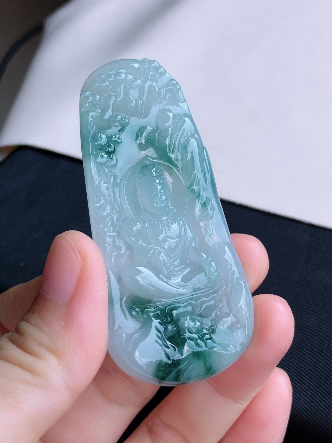 ️，冰种飘花观音，晶莹剔透。尺寸72/33.6/6.3/自然光实拍