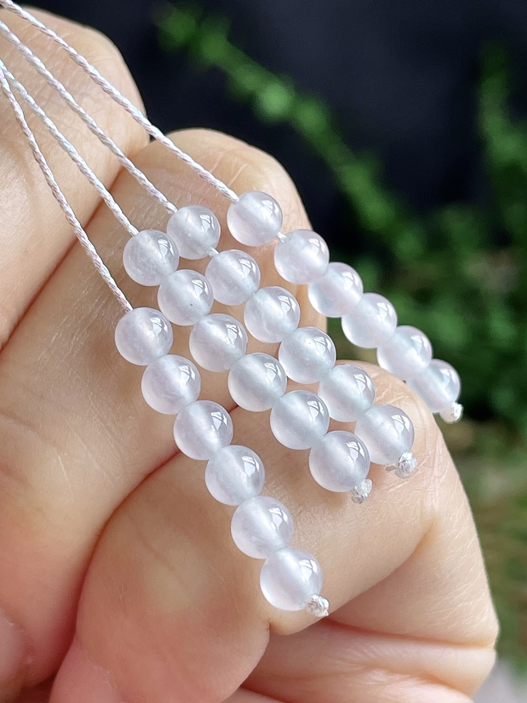 【裸石】白冰珠子圆珠耳坠 【说明】缅甸 无裂 性比高 【尺寸】4mm 【重量】2.9克