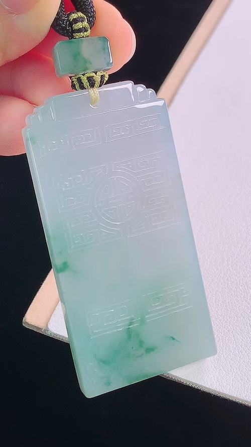 ️冰飘花仿古无事牌，无裂，尺寸:56.8-28.1-5.7mm 28