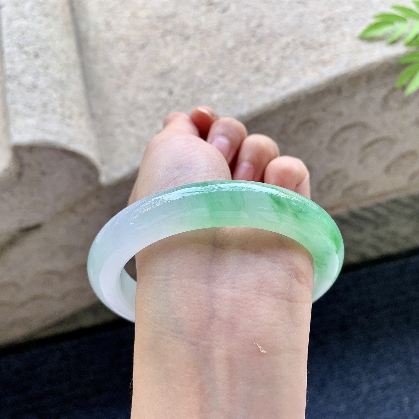 正圈61 62 圈口62.4/11.7/10.6 编码T1092108 冰糯飘绿，清透，水润，种老，打灯有棉线
