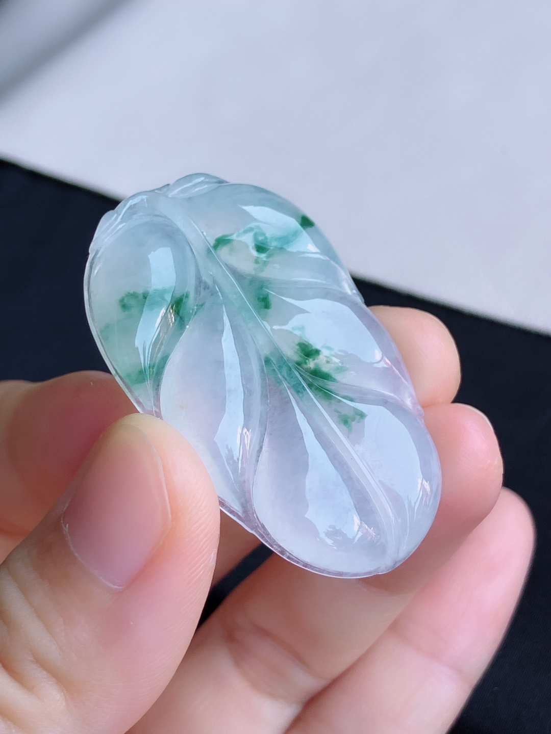 ️，冰种飘花金枝玉叶，晶莹剔透，花色清爽，尺寸45.3/28.6/5.5/自然光实拍